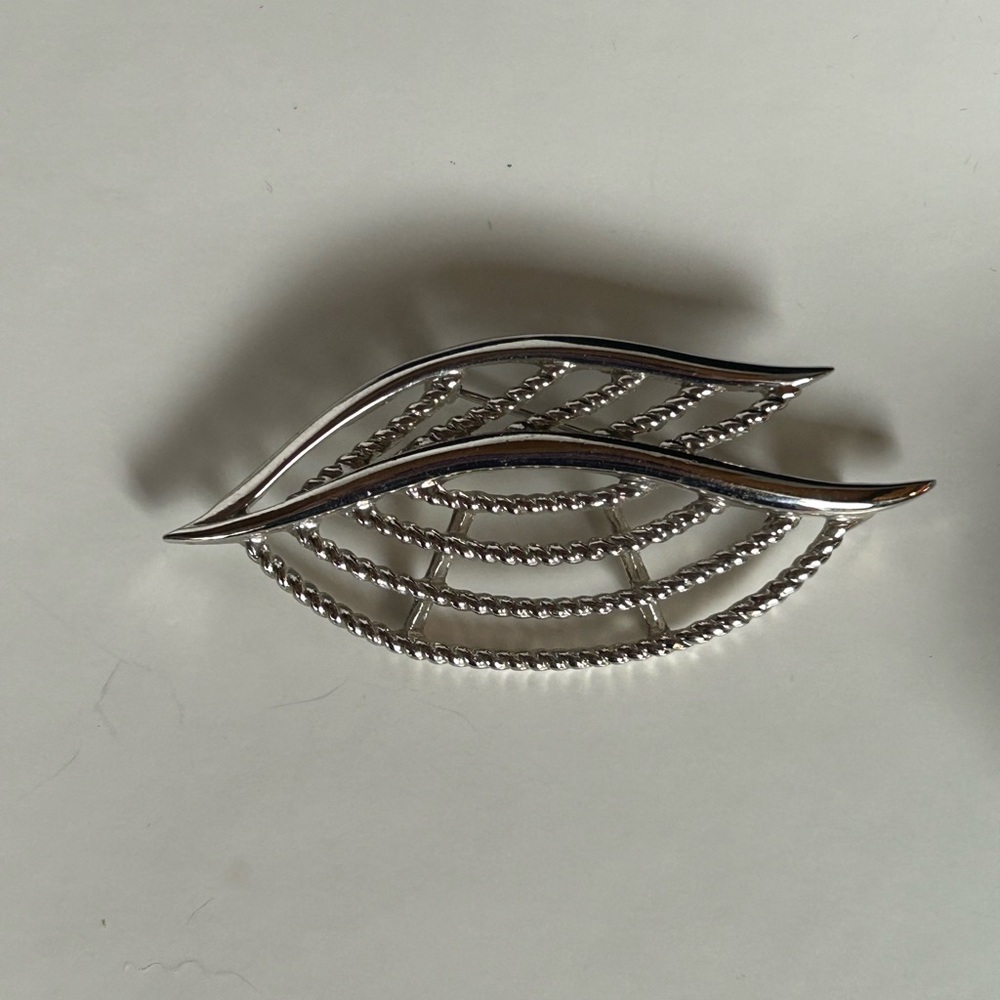 Silver-Tone Leaf Wave Brooch Trifari Vintage
